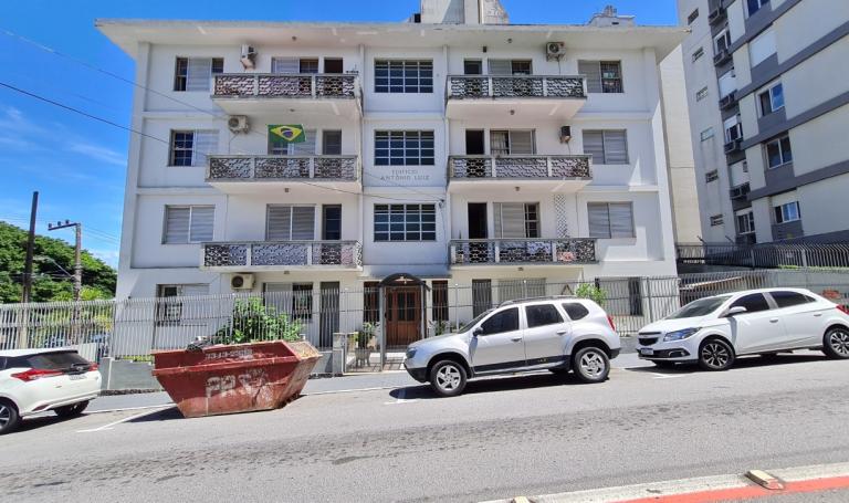 Antonio Luiz, Centro