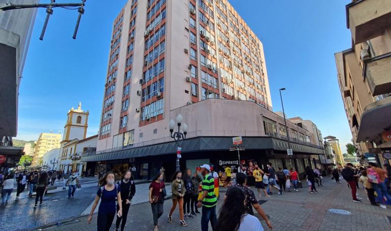 Centro Comercial Ars (aderbal Ramos da Silva), Centro