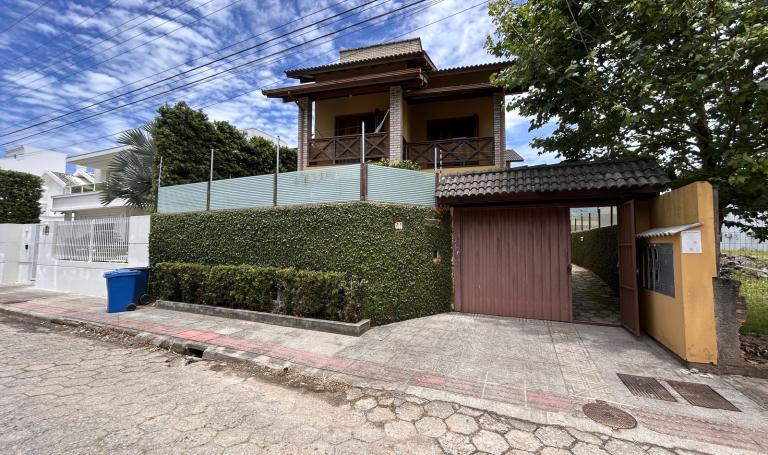 Acari Silva, Santa Mônica