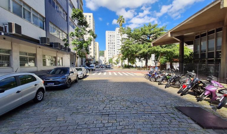 Comercial Rodrik Ii, Centro