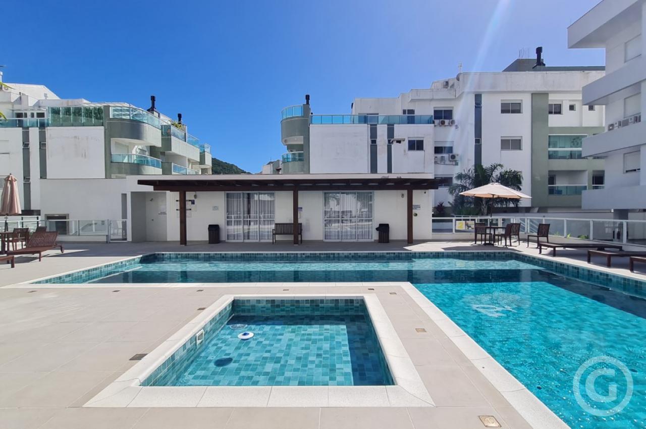 piscina e salão de festas 