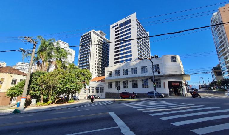 Top Vision, Centro