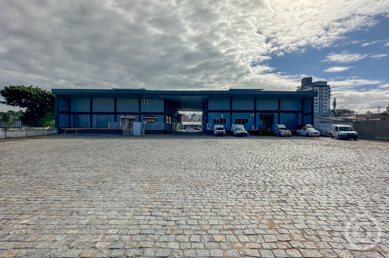estacionamento fundos 