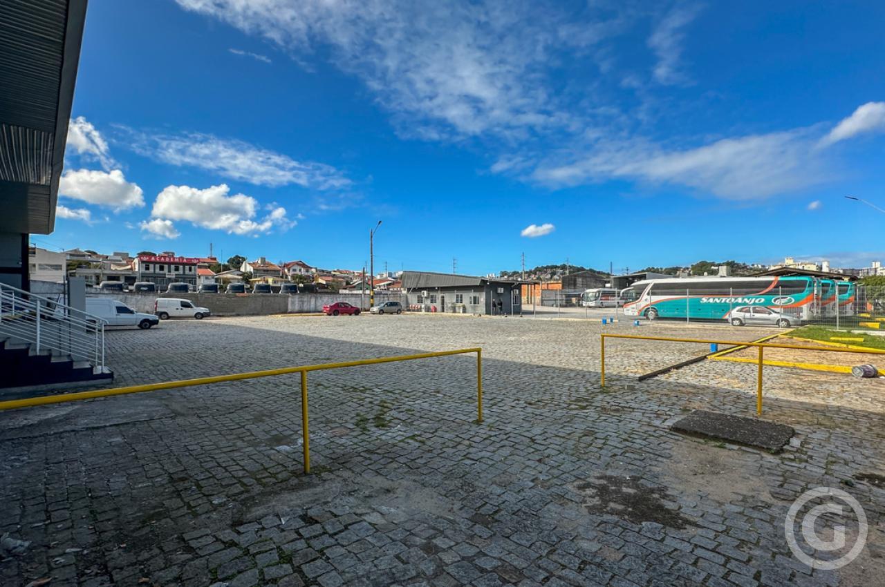 estacionamento fundos 