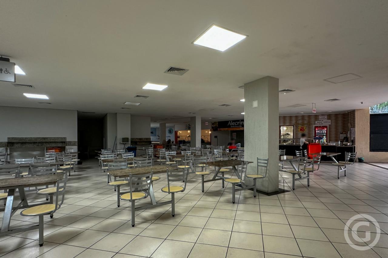 praça de alimentação  