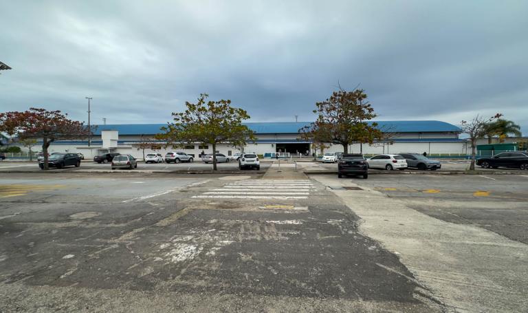 COMPLEXO COMERCIAL CARIANOS
