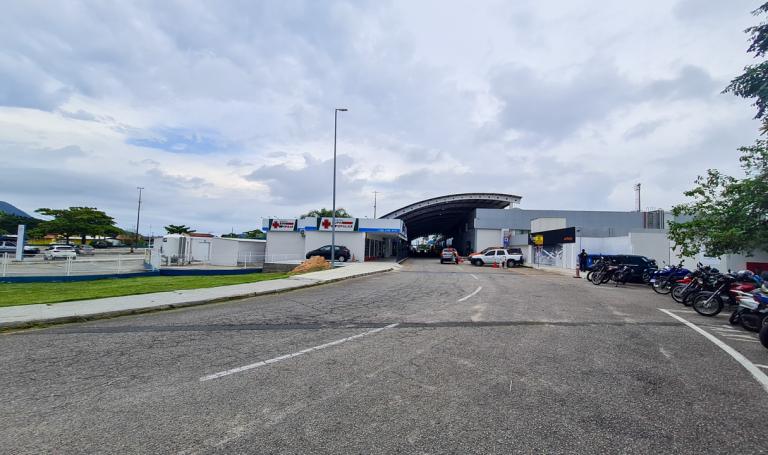 Complexo Comercial Carianos, Carianos