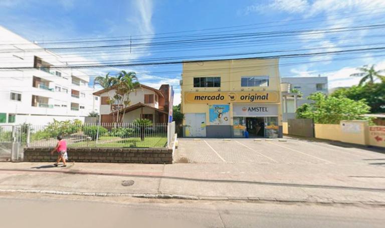 COMERCIAL VALENTE