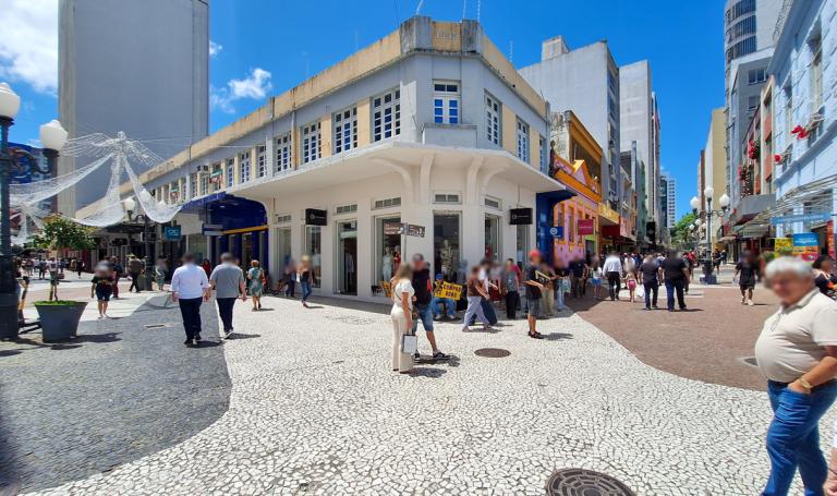 Amelia Neto, Centro