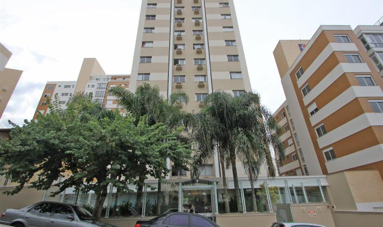 Antonio Souza, Centro