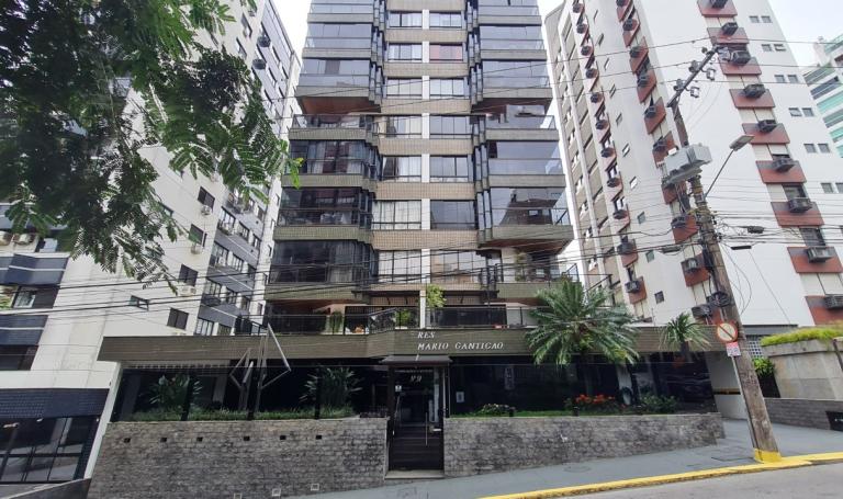 Mario Canticao, Centro