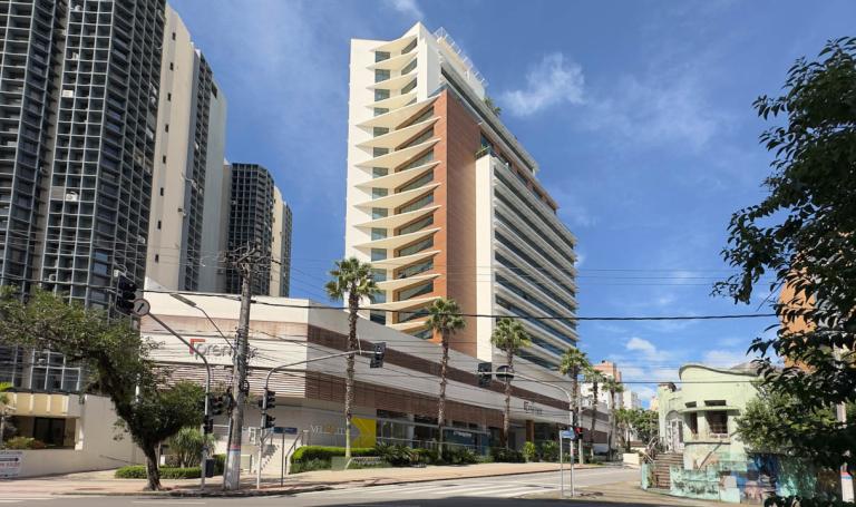 Premier Office Center, Centro