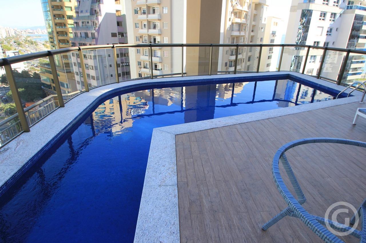 piscina condomínio 