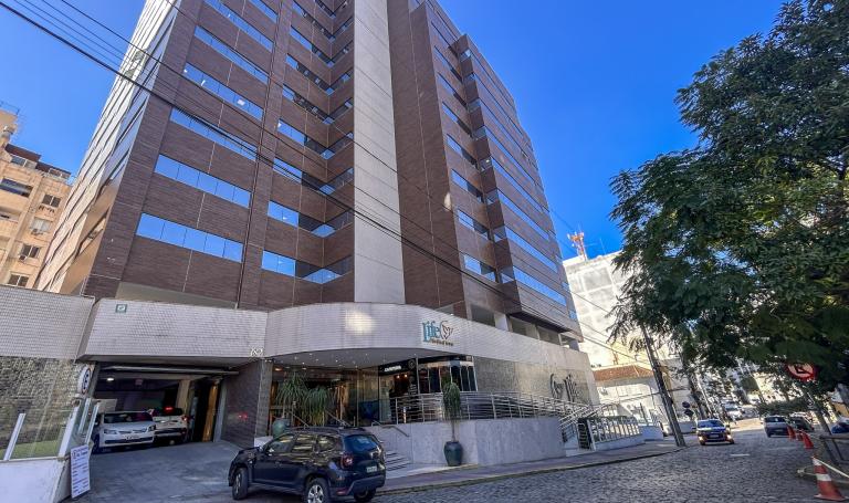 Life Medical Tower, Centro