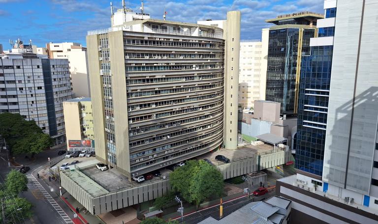 Ceisa Center, Centro