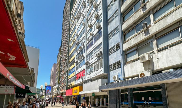 Carlos Meyer, Centro
