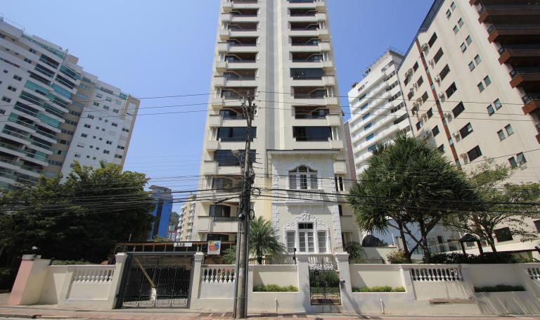 Maison Slovinski, Centro