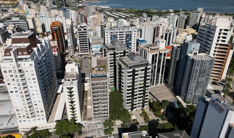 Viva no coração do Centro de Florianópolis