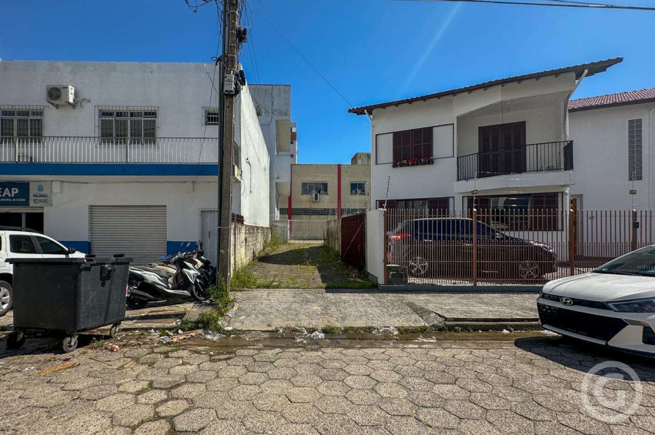 estacionamento fundos 