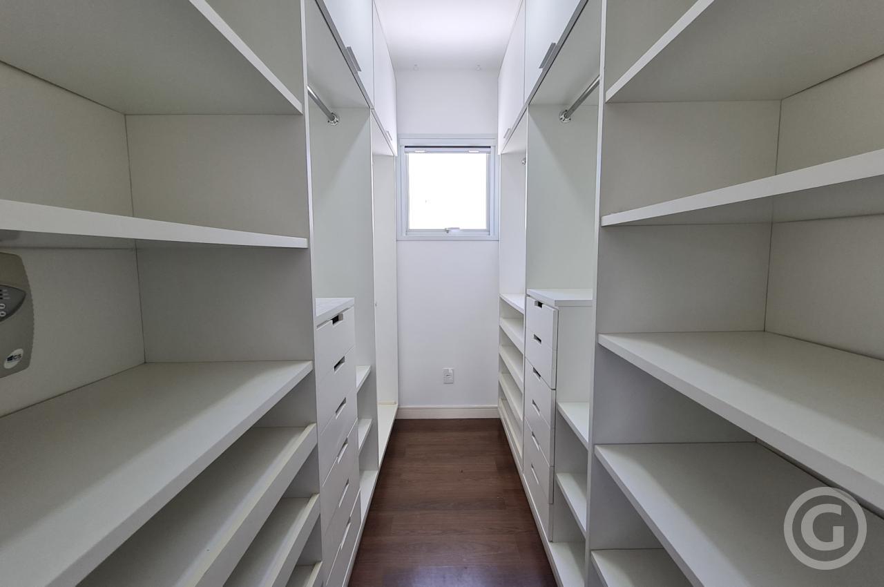 closet suite 2 